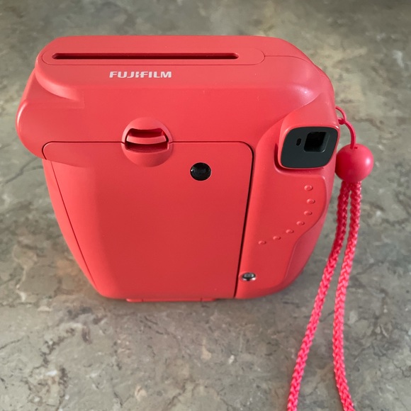 ‼️SOLD ON FBM‼️ Fujifilm Instax Mini 8 - Picture 2 of 5
